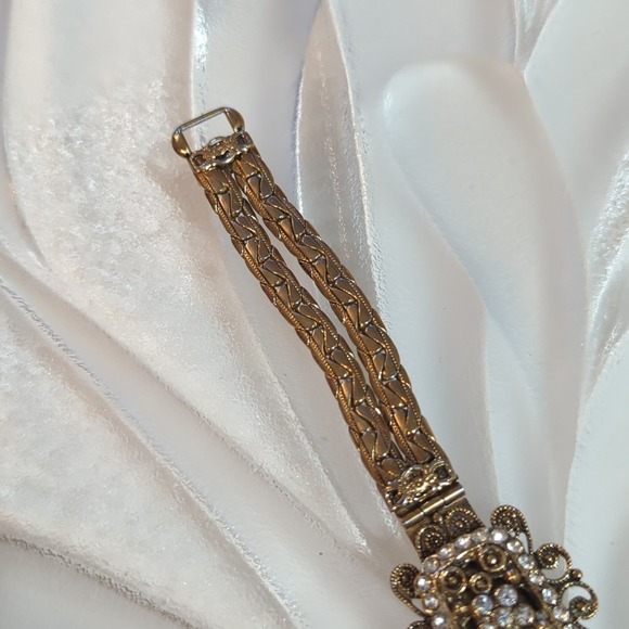 Sarah Coventry Queen Victoria Necklace and Bracelet Set - Picture 12 of 13